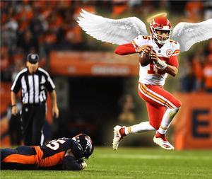 Patrick Mahomes - All-Star Quarterback Reaching for the Stars patrick mahomes wallpaper