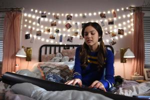 Pop sensation Olivia Rodrigo olivia rodrigo wallpaper