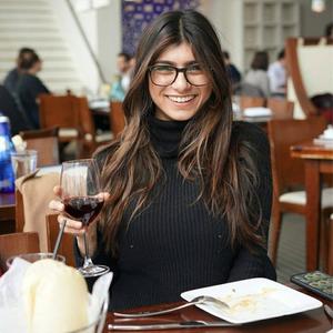 Pretty Woman Mia Khalifa mia khalifa wallpaper