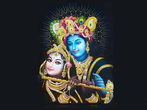 Radha Krishna Gold Aesthetic Picture Wallpaper