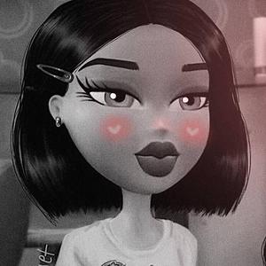 Rocking Fab In Petite: A Short-Haired Bratz for Your Chic Instagram PFP instagram pfp wallpaper