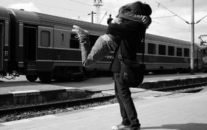Romantic Love By The Train romantic love wallpaper