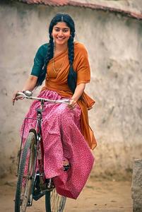 Sai Pallavi - Authentic Beauty with Elegance sai pallavi wallpaper