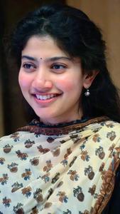 Sai Pallavi In Floral sai pallavi wallpaper
