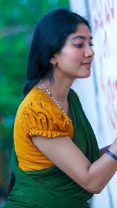 Sai Pallavi In Indian Costume sai pallavi wallpaper