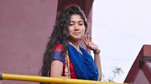 Sai Pallavi On A Terrace sai pallavi wallpaper