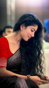 Sai Pallavi Stunning In Red sai pallavi wallpaper