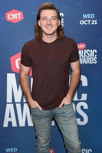 Singer and songwriter Morgan Wallen brings a unique blend of Country and Rock to the stage. morgan wallen wallpaper