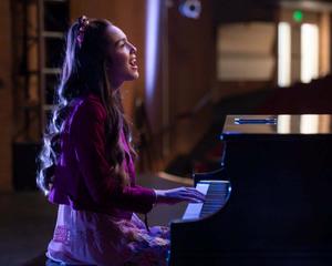 Singer, songwriter Olivia Rodrigo olivia rodrigo wallpaper
