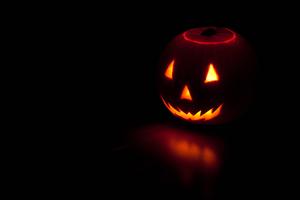 Smiling Pumpkin On Halloween halloween wallpaper