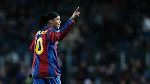 Smiling Ronaldinho Gaucho ronaldinho wallpaper