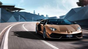 Soaring Through Streets in a Lamborghini Aventador SVJ lamborghini wallpaper
