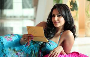 South Heroine Priya Anand south heroine wallpaper