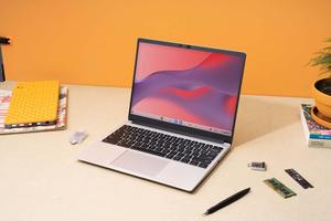 Stay productive on the go with the Chromebook chromebook wallpaper