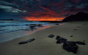Stillness at Night on Rocky Beach beach wallpaper