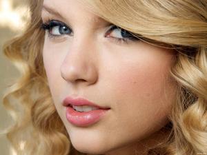 Taylor Swift through the years: from pop sensation to international superstar taylor swift wallpaper