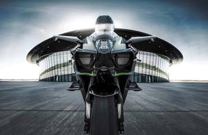 Thrilling Ride on the Kawasaki H2R kawasaki h2r wallpaper