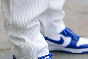 Today’s journey starts with a fresh set of Nike sneakers. nike wallpaper