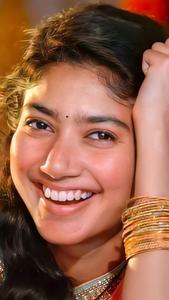 Tollywood Heroine Sai Pallavi heroine wallpaper