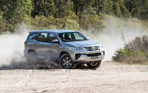 Toyota Fortuner Driving Off-road