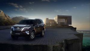 Toyota Fortuner VRZ SUV Model toyota fortuner wallpaper