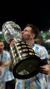 Trophy Kiss Messi 4k Ultra HD messi 4k ultra hd wallpaper