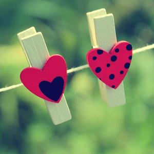 two clothes pegs with hearts on them whatsapp dp wallpaper