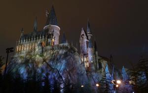 Walking among the Great Hall at Hogwarts School of Witchcraft and Wizardry hogwarts wallpaper