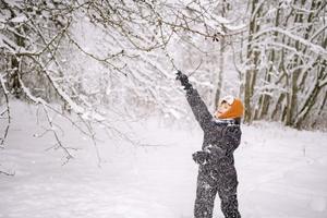 Winter Child Play Picture winter wallpaper
