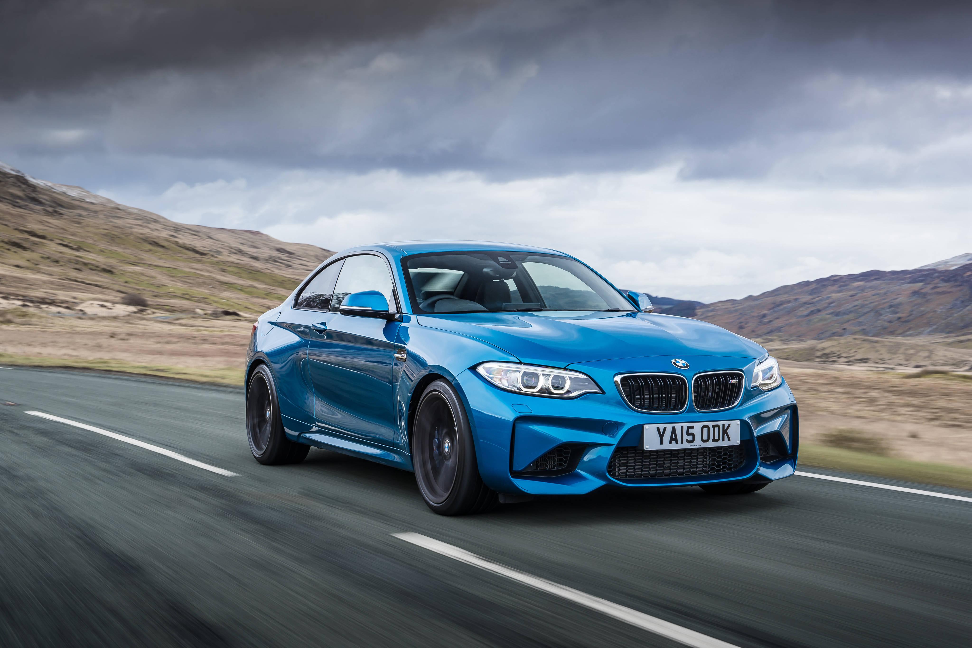 4K BMW Blue Car In Highway — 4096x2731 wallpaper