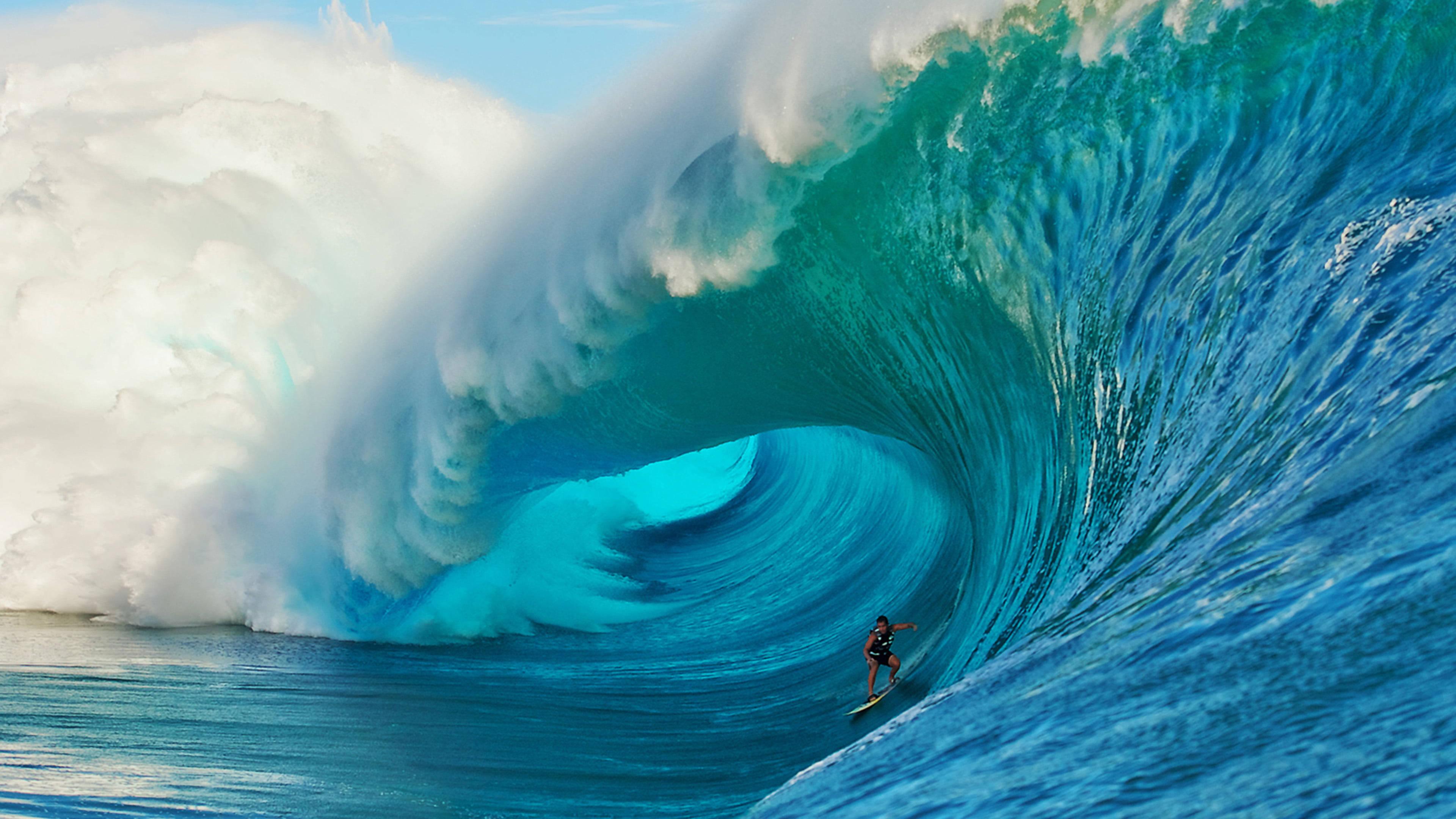 4K Laptop Big Ocean Wave — 3840x2160 wallpaper