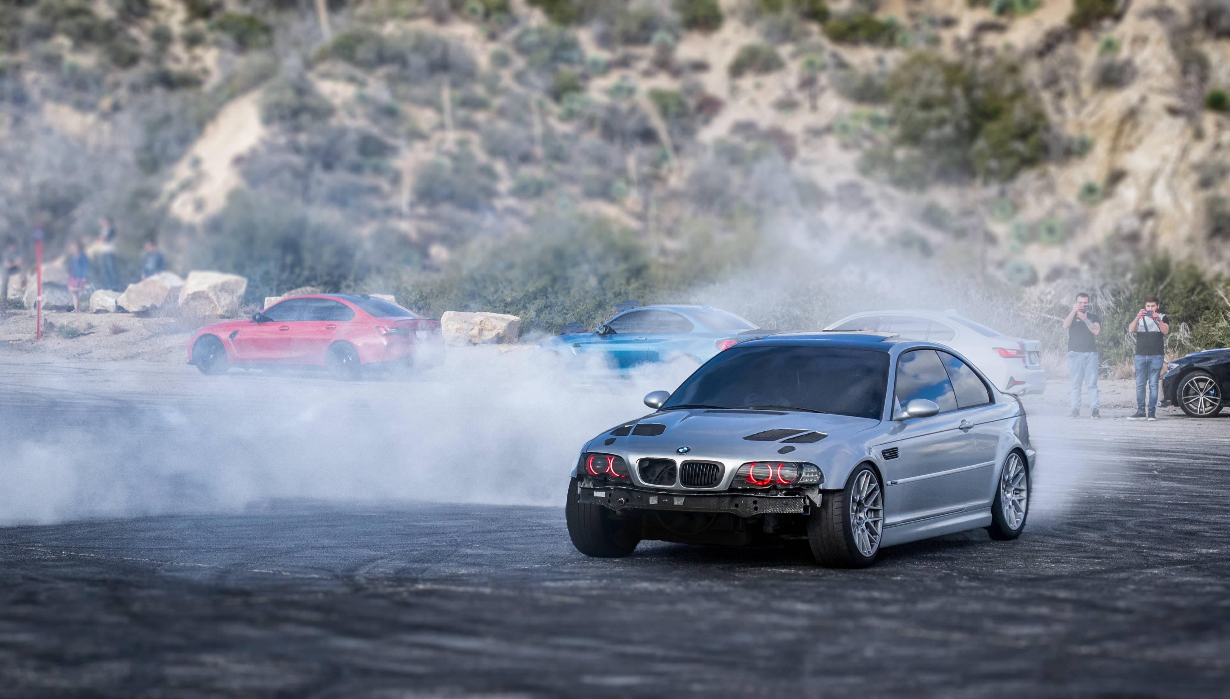 4k Ultra Hd Stripped Down Bmw — 3969x2256 wallpaper