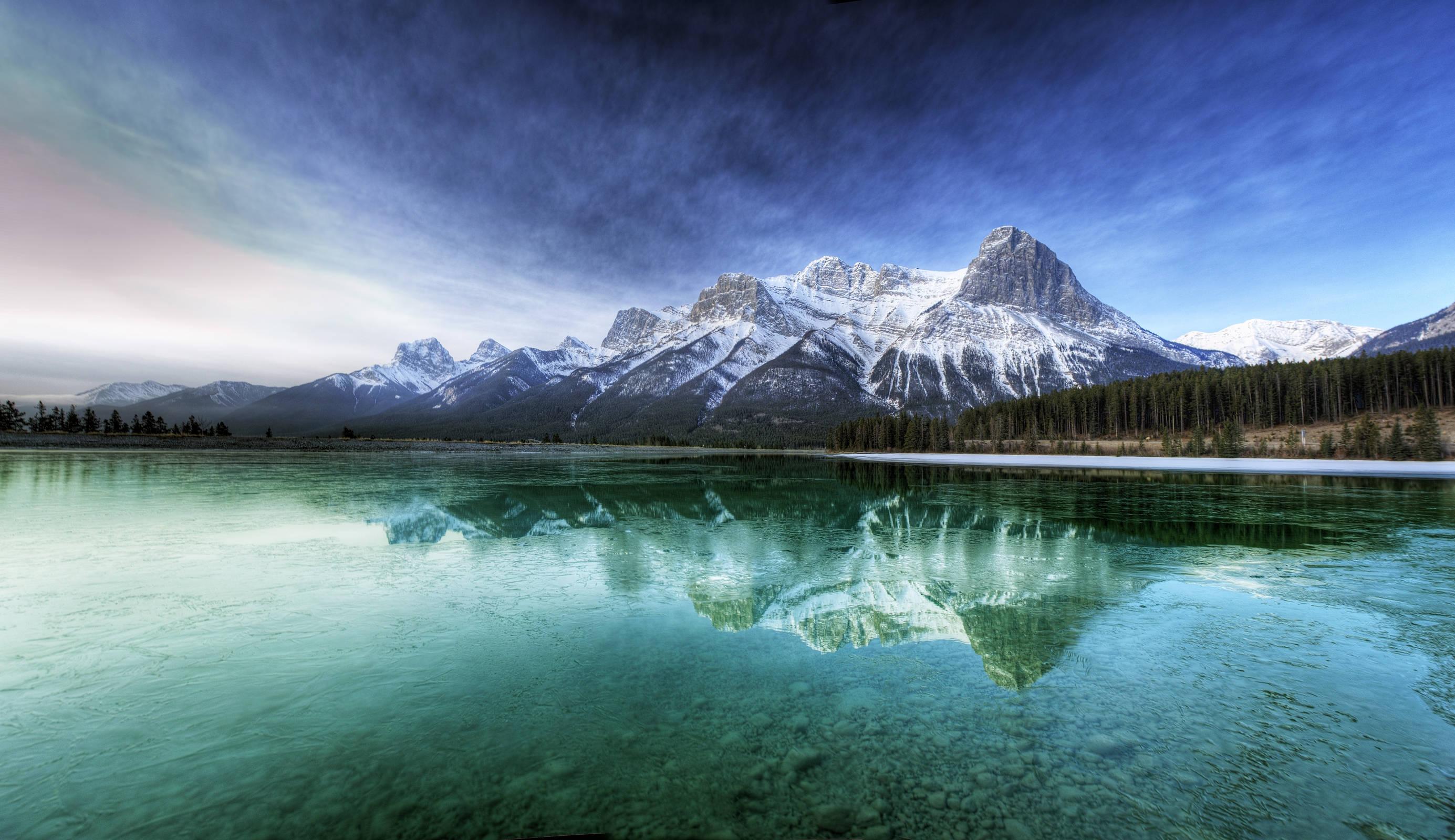 A cool Canada lake and mountains scenery — 2770x1600 wallpaper