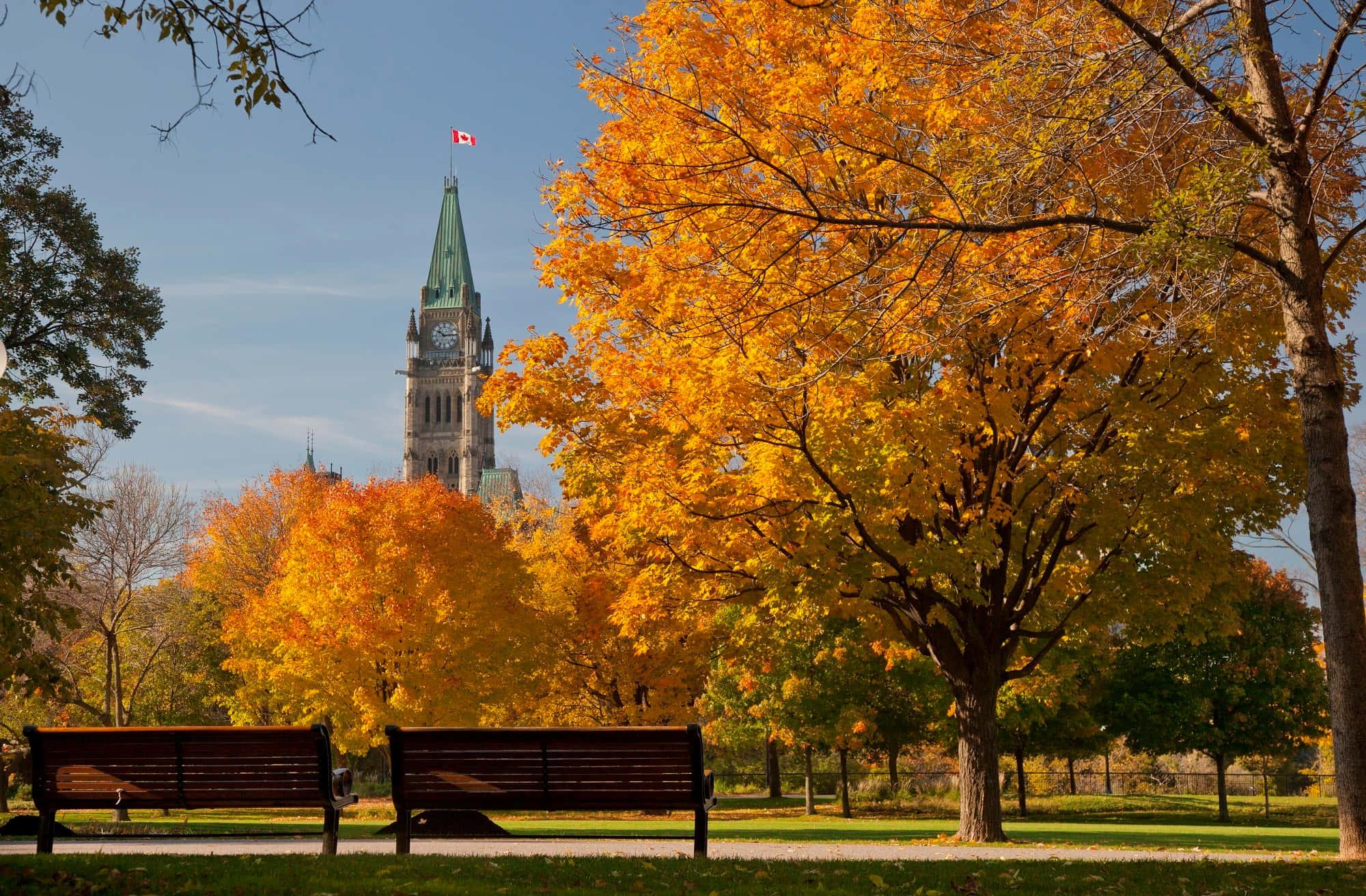 A postcard-perfect view of a Fall day. — 2000x1313 wallpaper