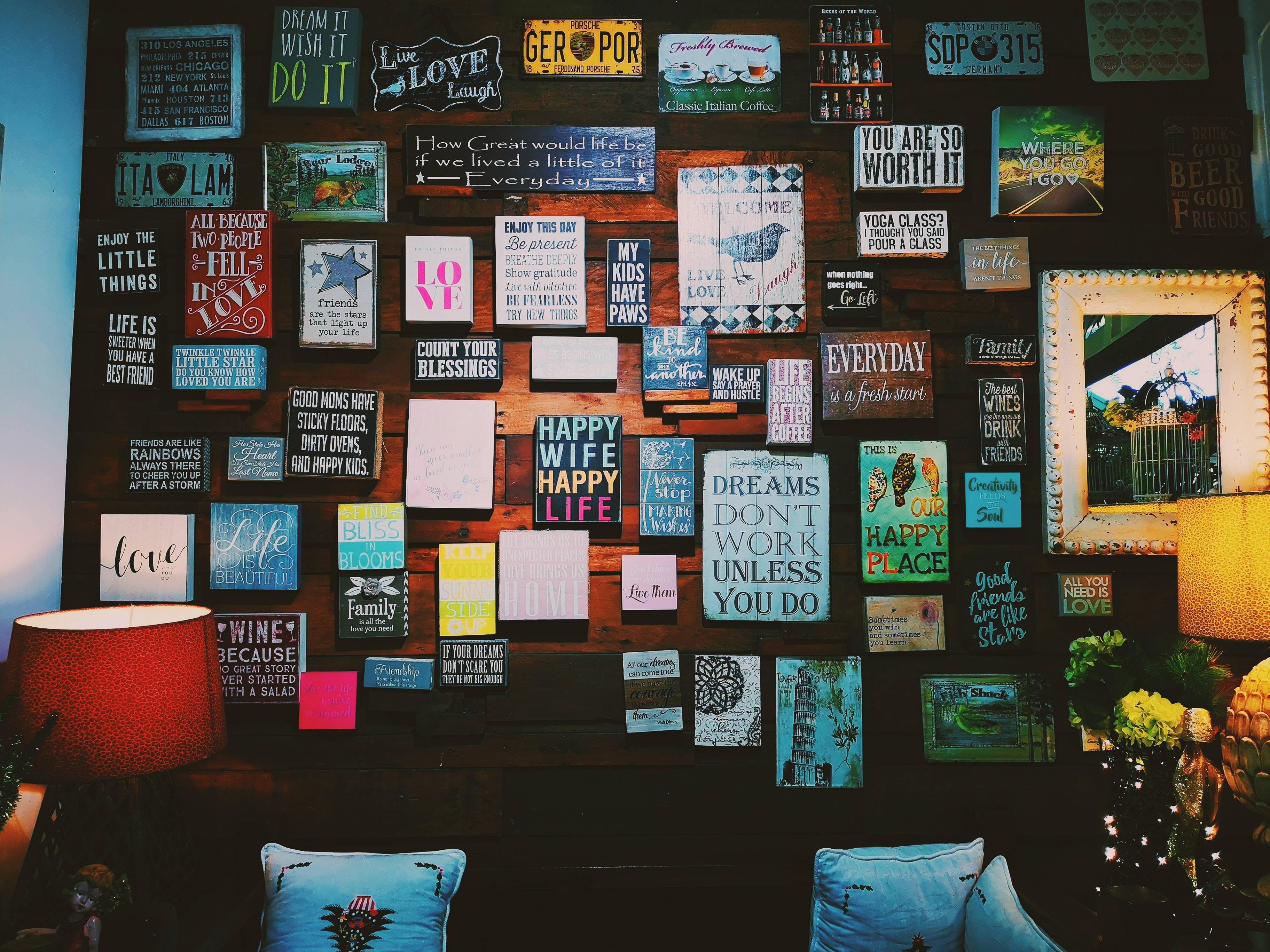 a wall with many different items — 3648x2736 wallpaper