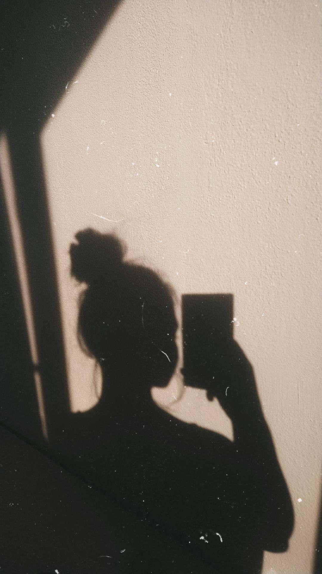 Aesthetic Girl Shadow — 1080x1920 wallpaper