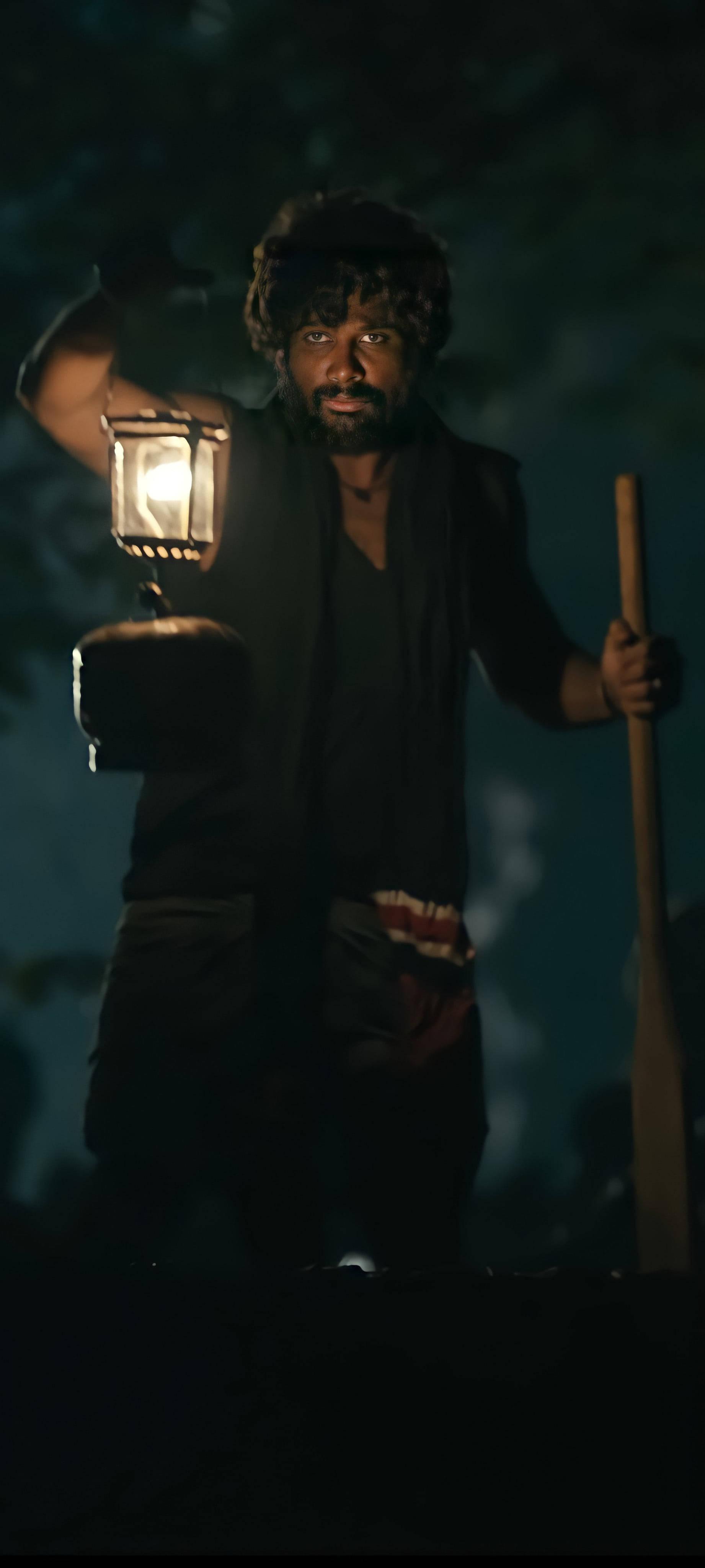 Allu Arjun HD Holding Lamp — 1842x4096 wallpaper
