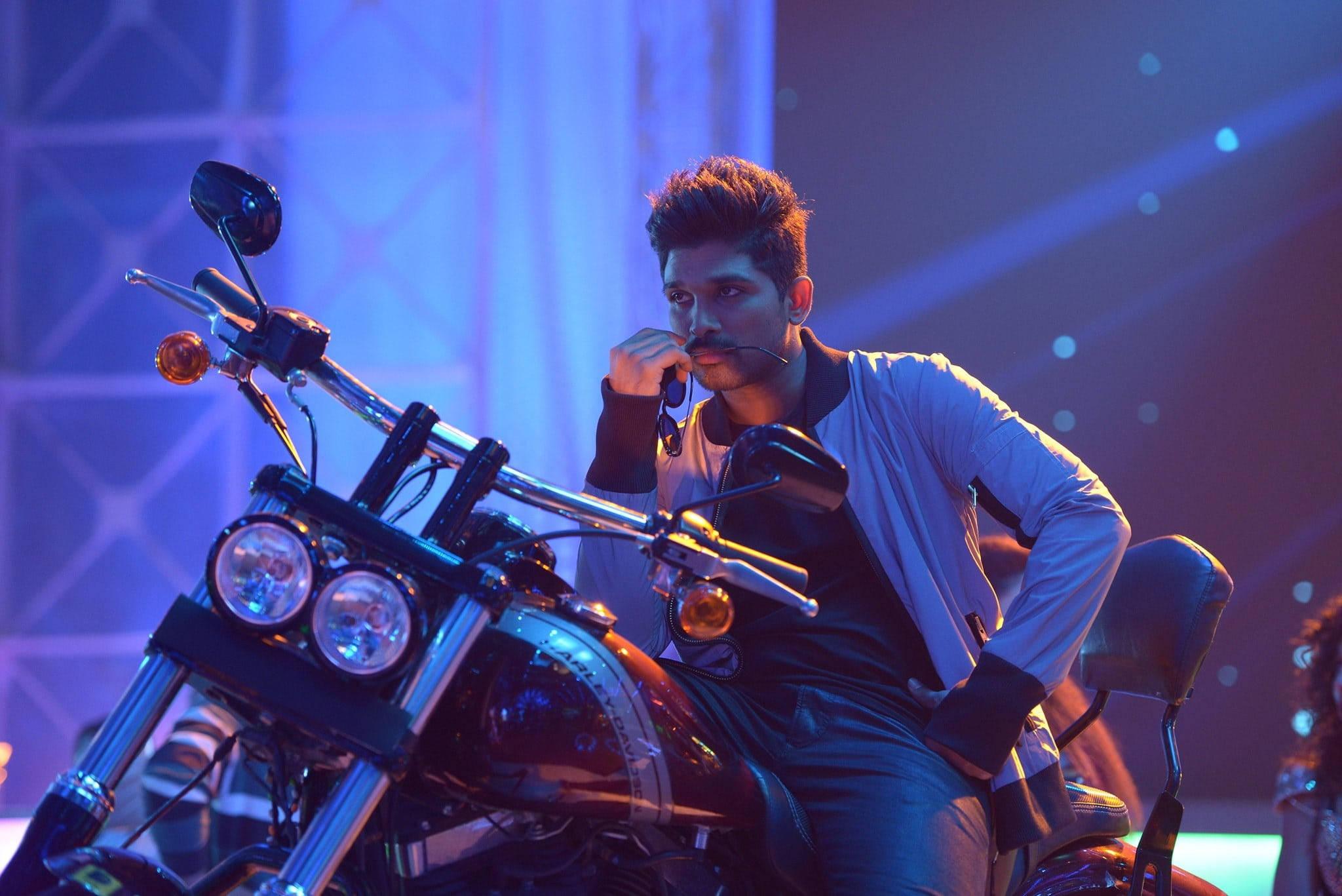 Allu Arjun HD Motorcycle On Stage — 2048x1367 wallpaper
