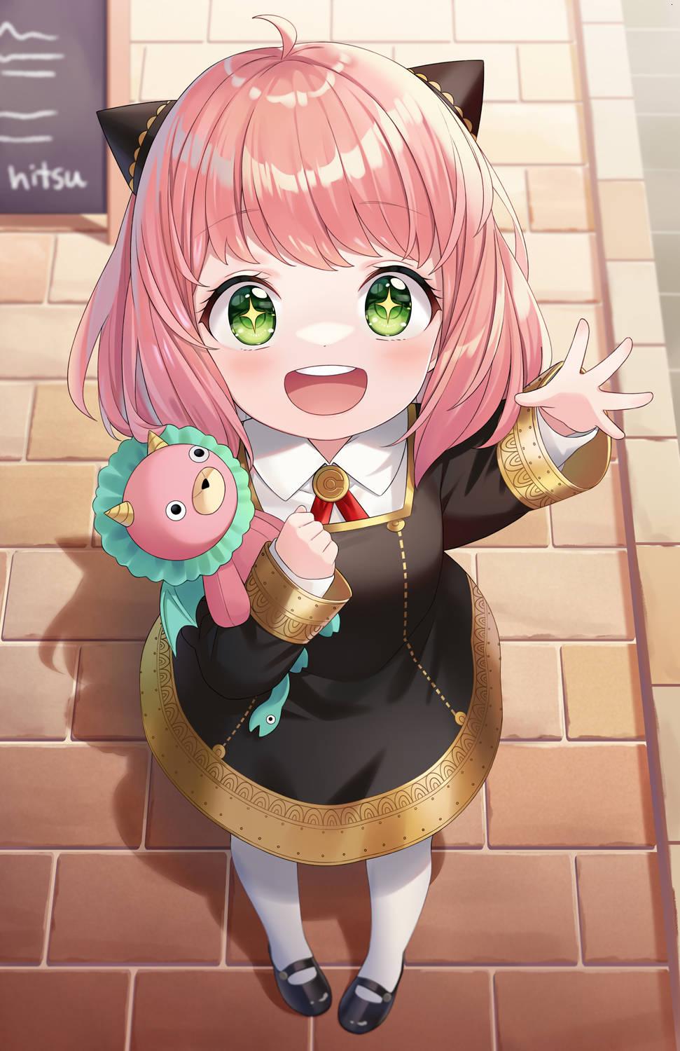 Anya Forger Playing with Toy Phone — 971x1500 wallpaper