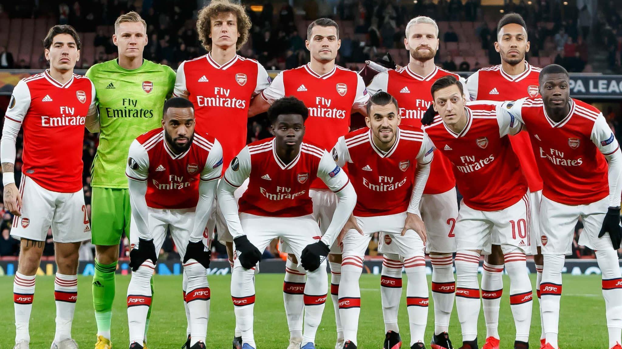 Arsenal background — 2048x1152 wallpaper
