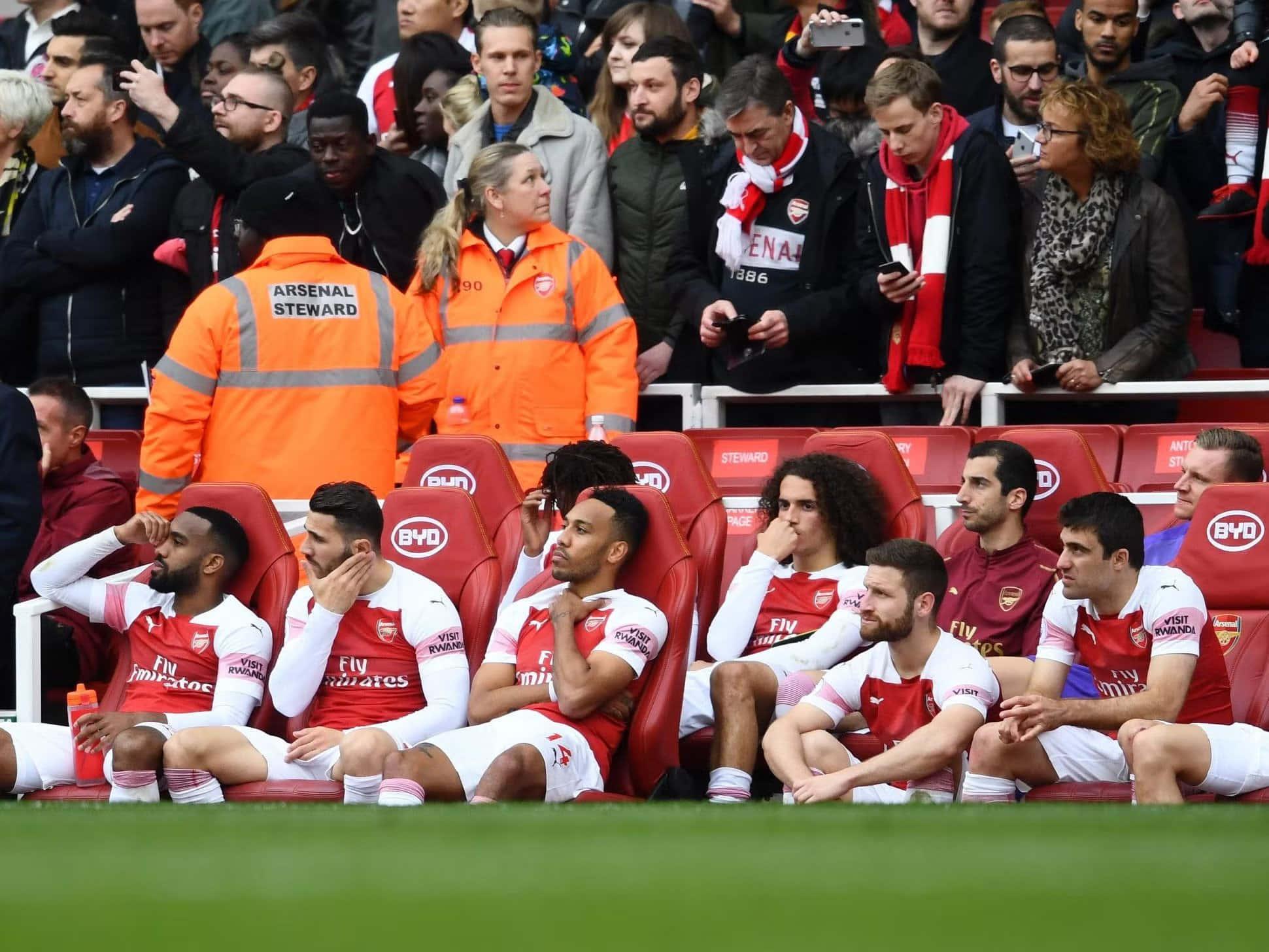 Arsenal Football Club in Action during a Premier League Match — 1941x1456 wallpaper