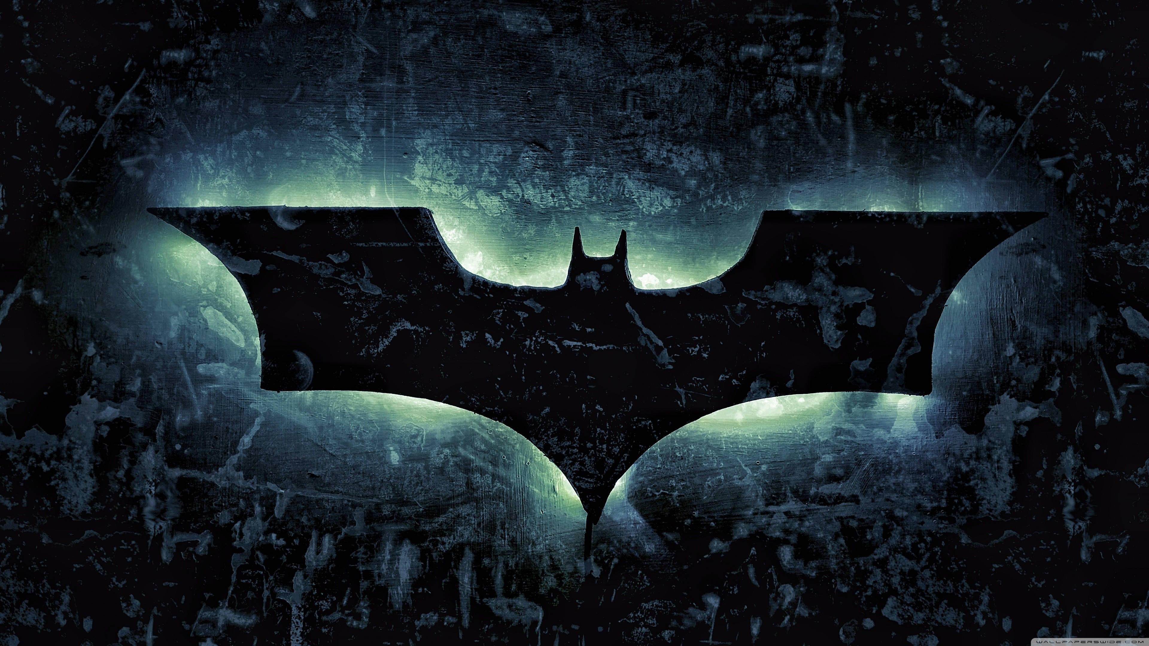 Batman Glowing Logo 4K — 3840x2160 wallpaper