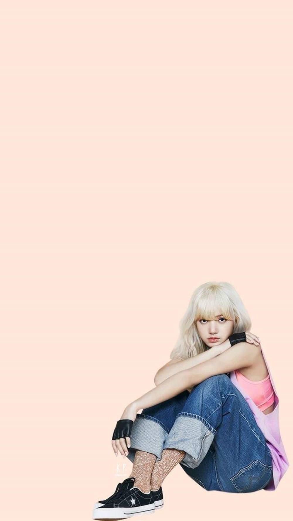 Blackpink Cute Sitting Blonde Lisa — 1000x1778 wallpaper