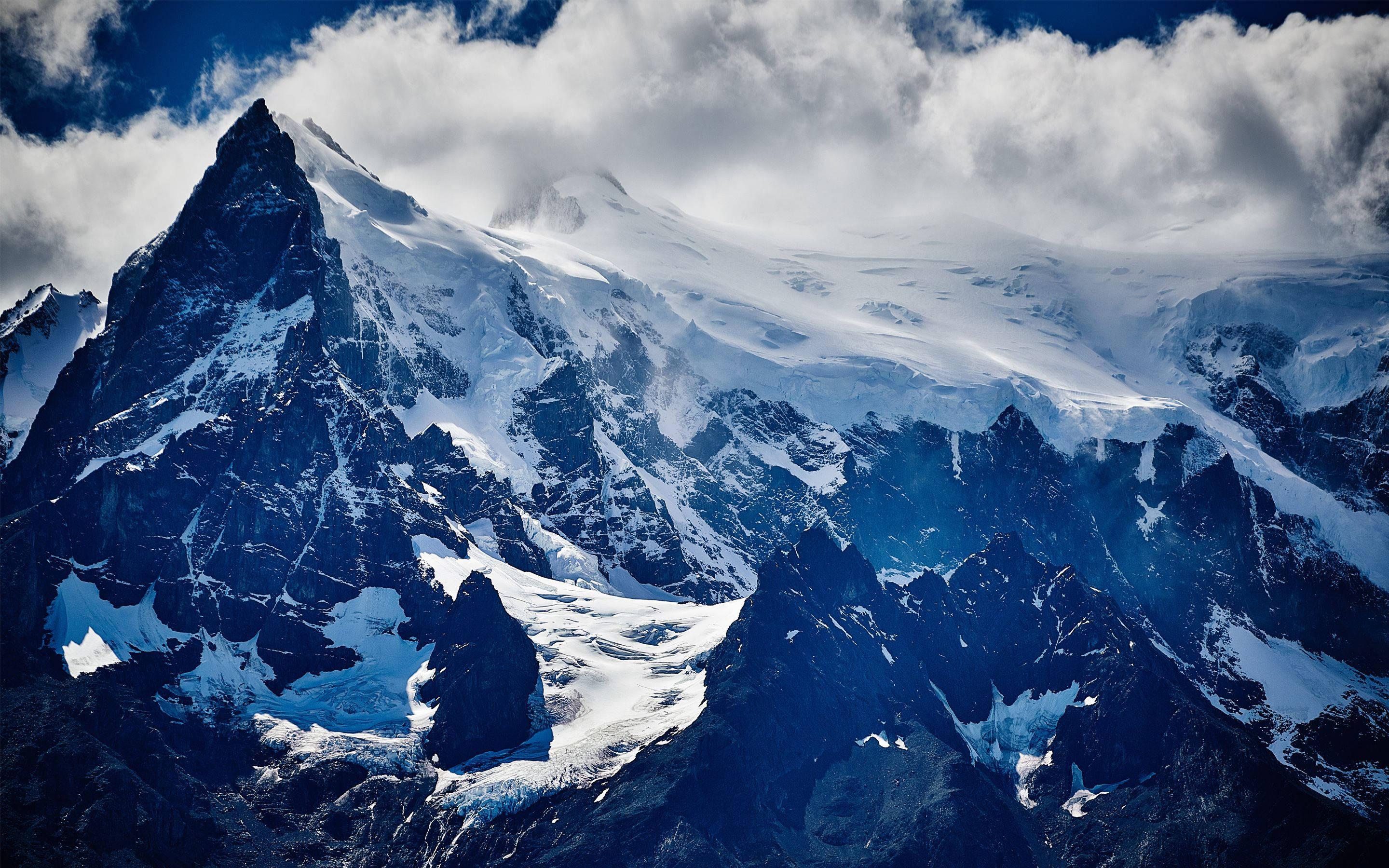Blue Chilean mountains at sunset — 2880x1800 wallpaper