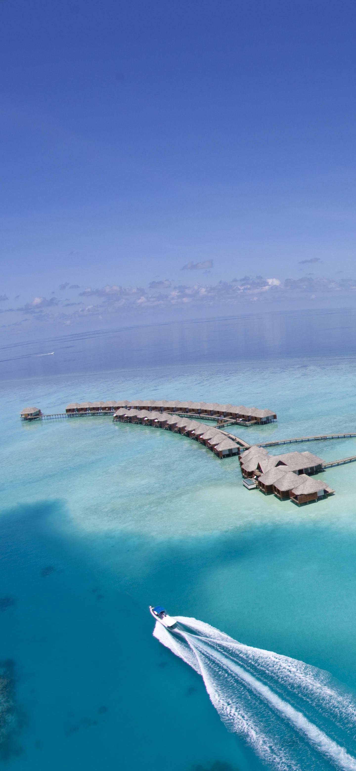 Blue Sea Maldives iPhone 13 Pro — 1440x3120 wallpaper