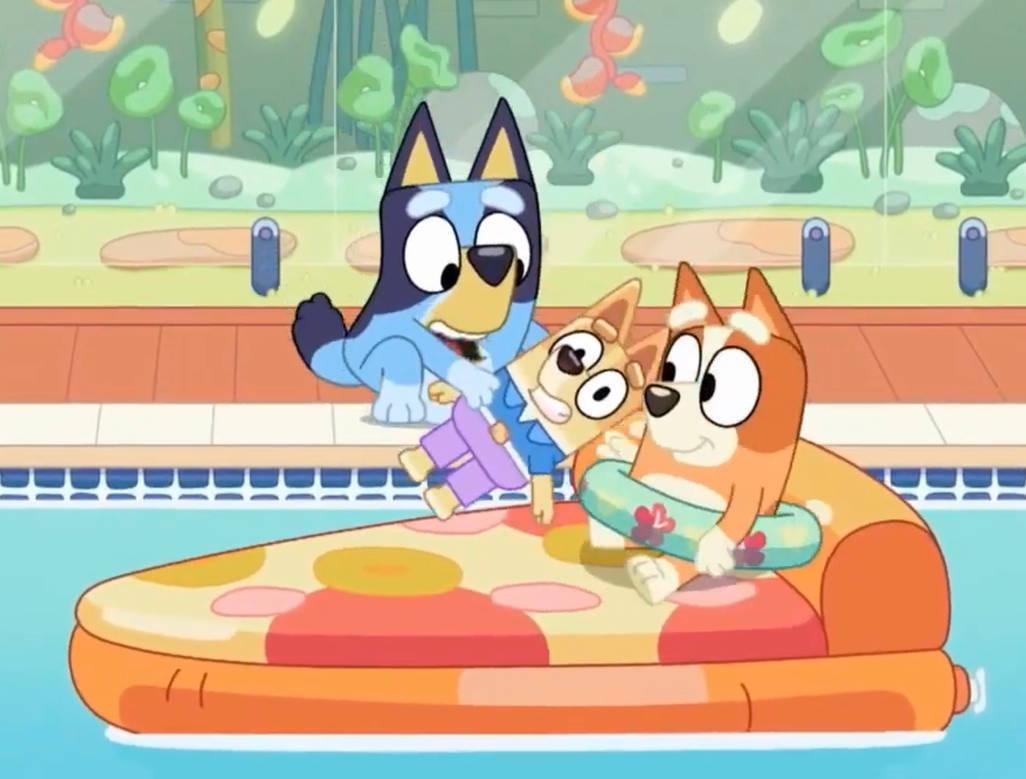 Bluey And Bingo At Pool — 1026x779 wallpaper