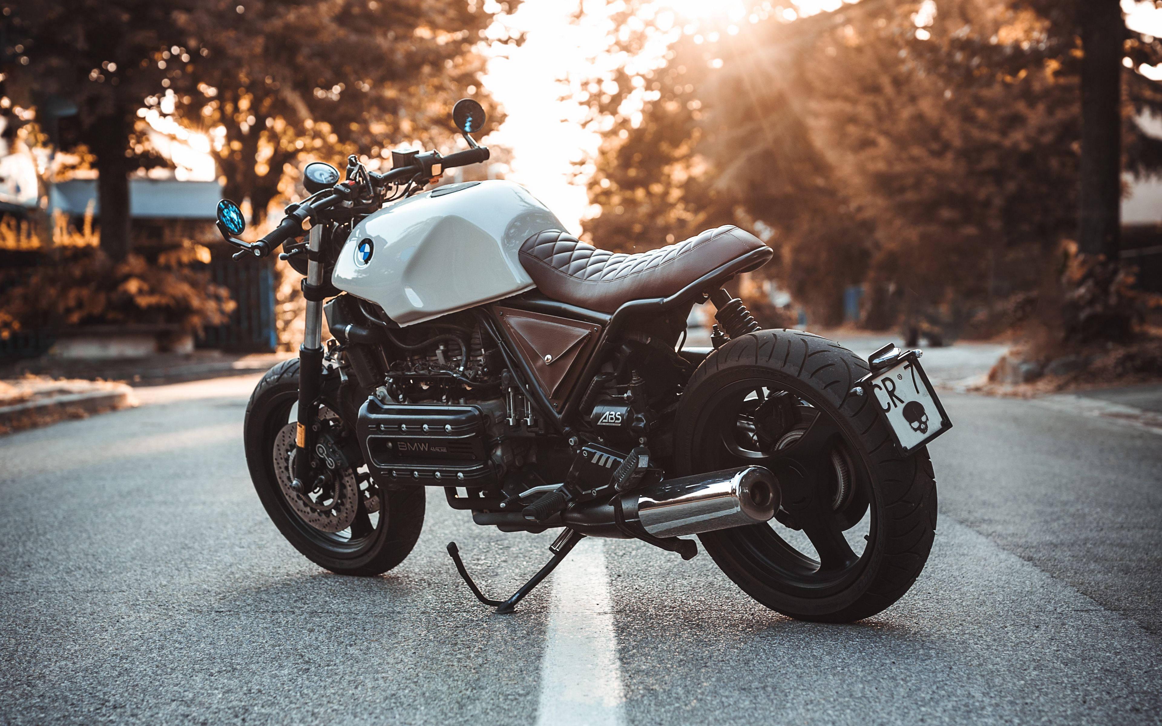 BMW K100 4k Bike — 3840x2400 wallpaper