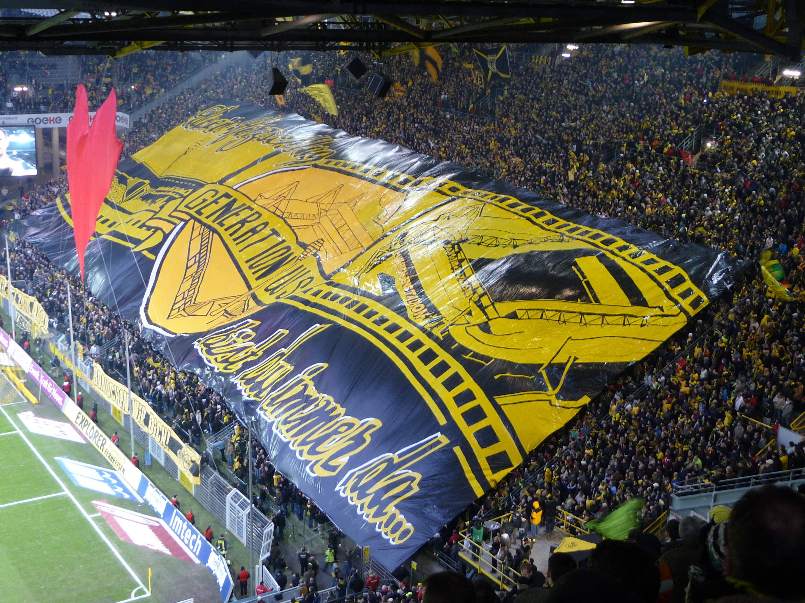 Borussia Dortmund Crowd HD — 3072x2304 wallpaper