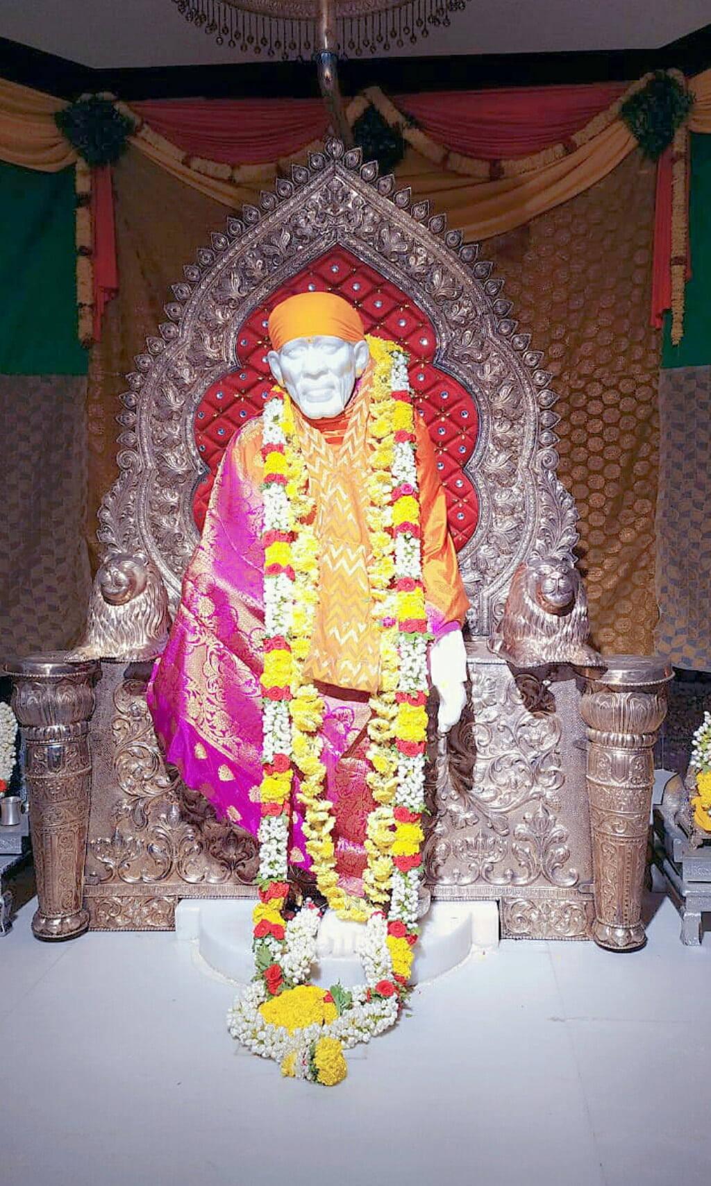 Bronze Throne Of Sai Baba Phone — 1024x1709 wallpaper