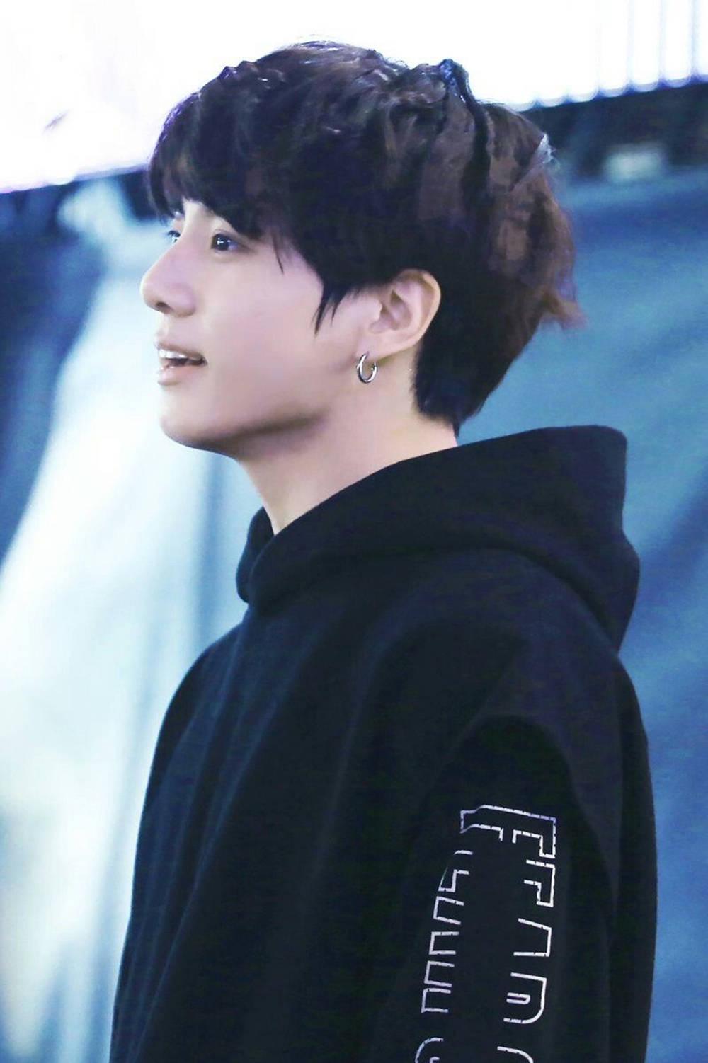 BTS JK Side View Angle Shot — 1000x1502 wallpaper